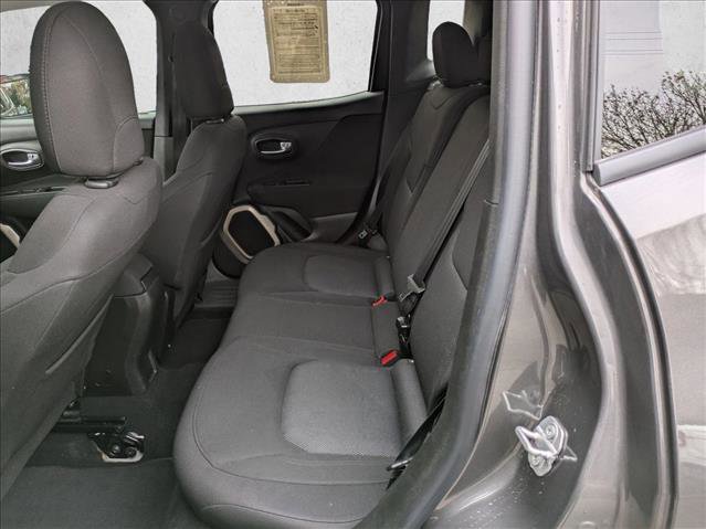 Used 2017 Jeep Renegade Latitude image 18