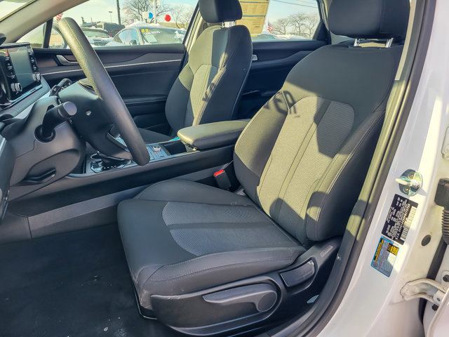 Used 2023 Kia K5 LXS image 9