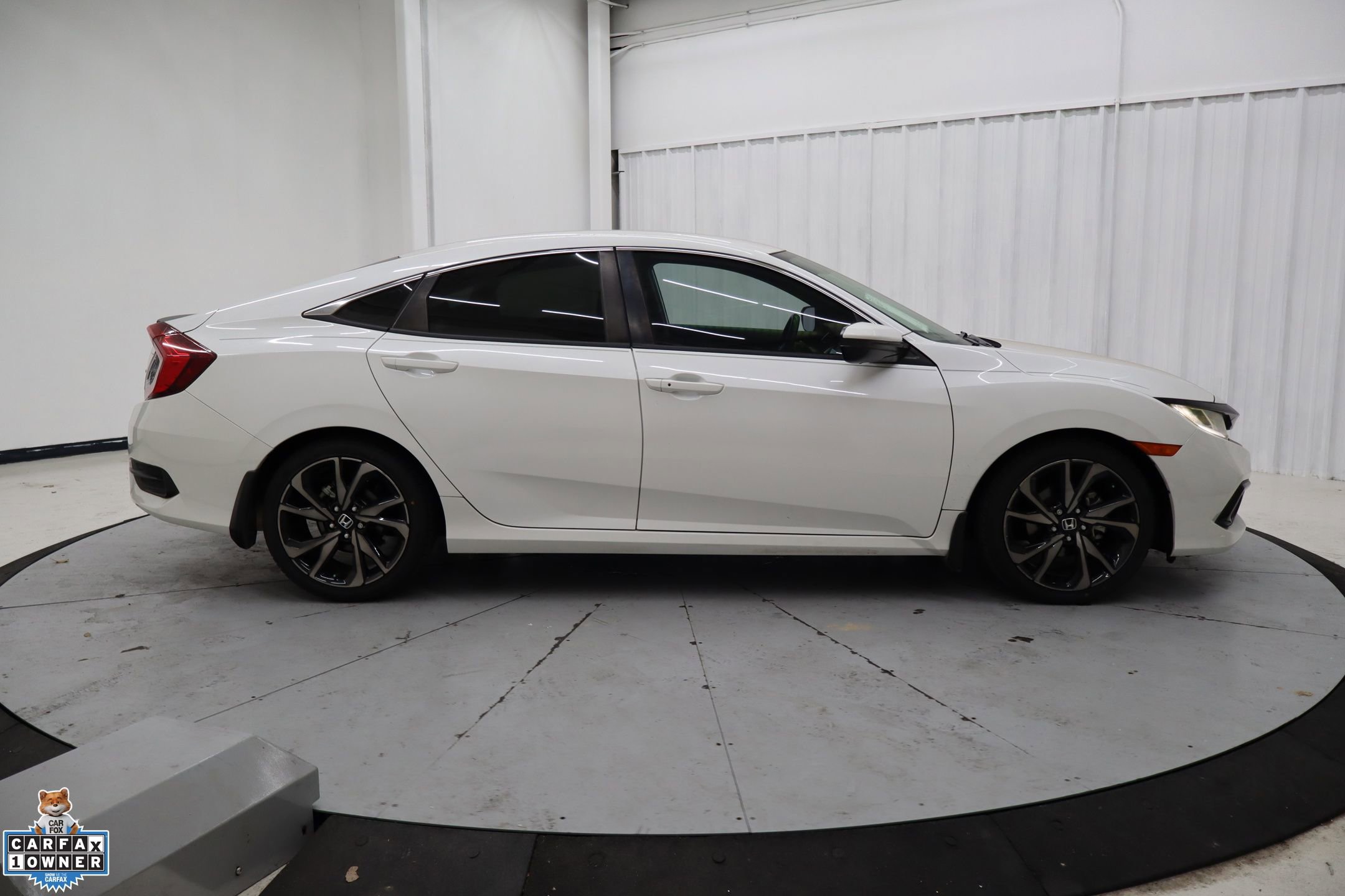 Used 2021 Honda Civic Sport image 2