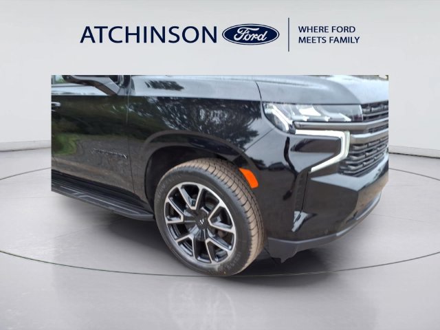 Used 2022 Chevrolet Suburban RST w/ Sport Performance Package AWD/4WD image 4