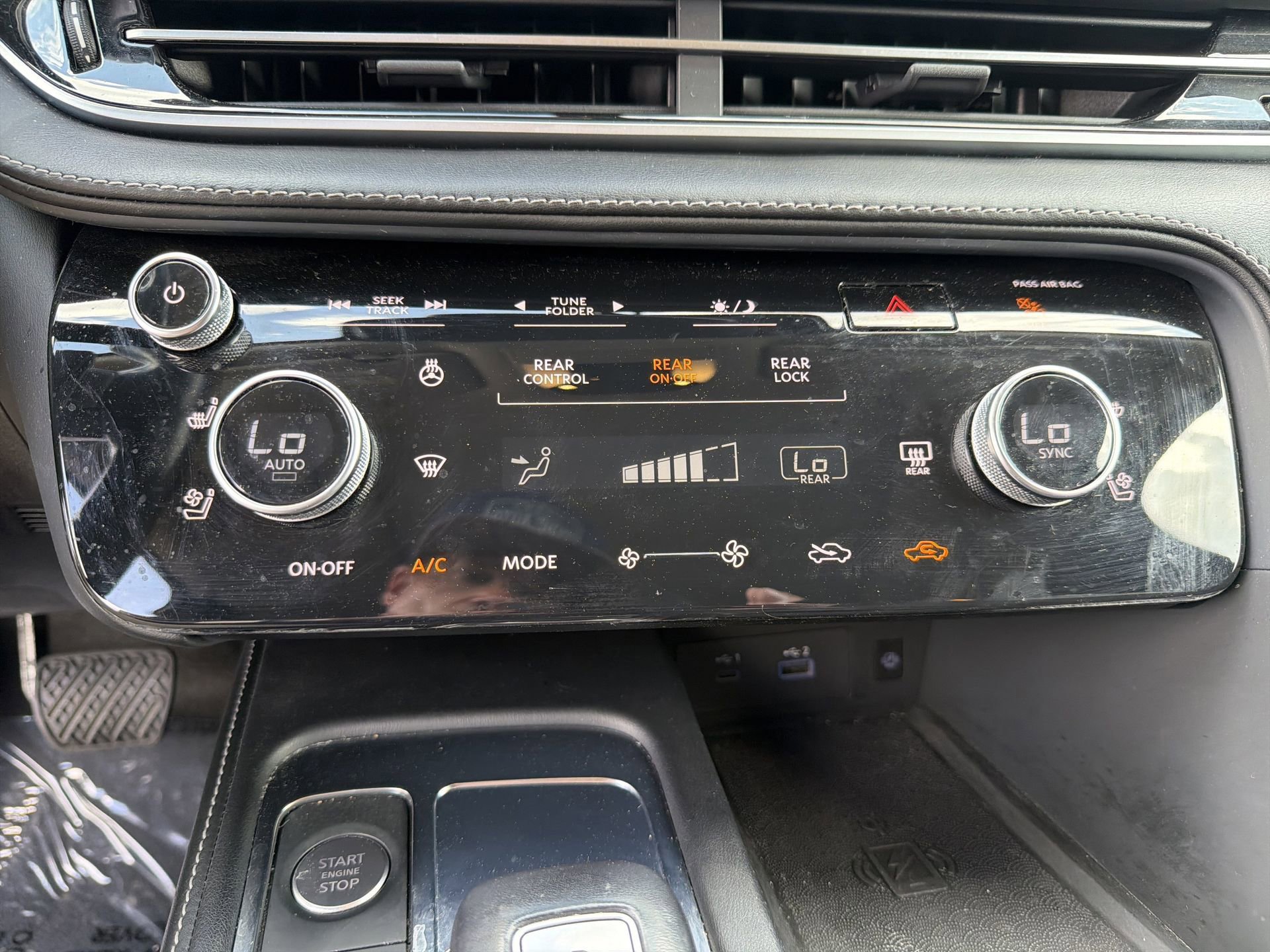 Used 2023 INFINITI QX60 Luxe w/ Performance Audio Package image 15