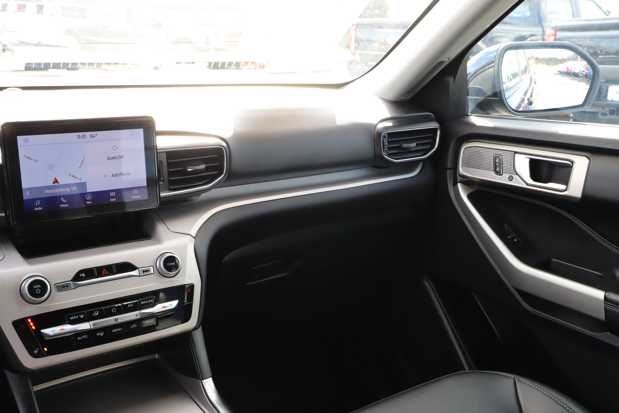 Certified 2023 Ford Explorer XLT w/ Equipment Group 202A image 27