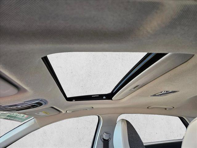 Used 2024 Hyundai Elantra Limited FWD image 16