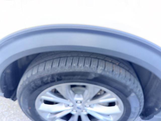 Certified 2022 Ford Explorer XLT w/ Equipment Group 202A image 10