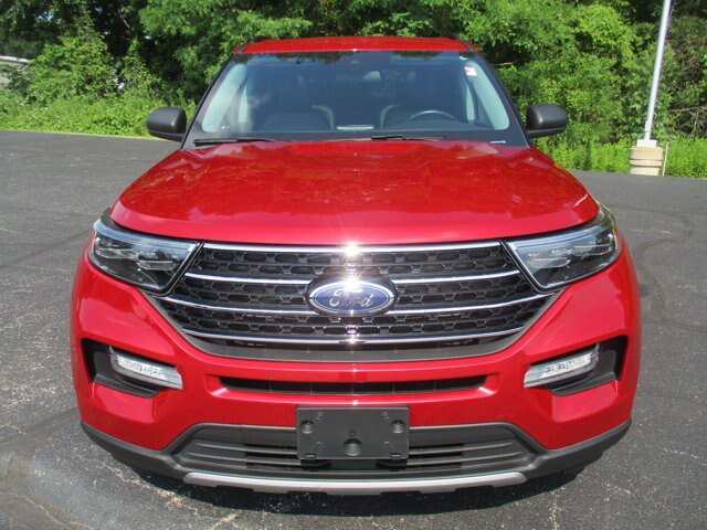 Certified 2021 Ford Explorer XLT w/ Equipment Group 202A AWD/4WD image 5
