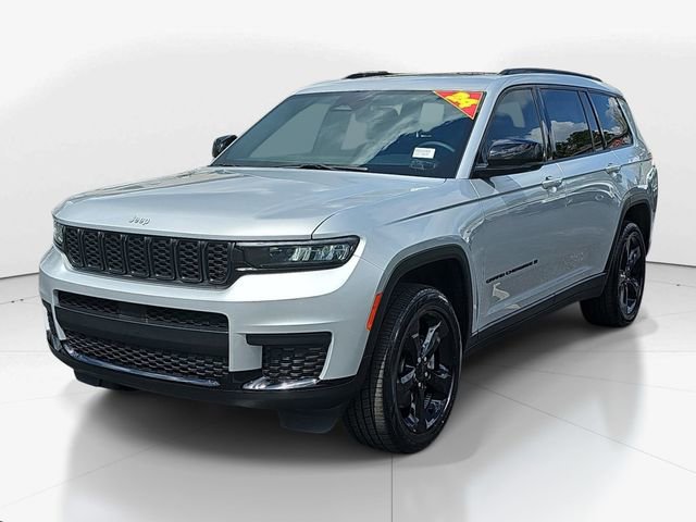 Used 2024 Jeep Grand Cherokee L Altitude AWD/4WD image 9