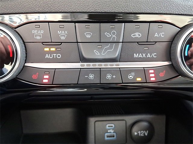 Certified 2022 Ford Escape SE w/ SE Sport Appearance Package image 26