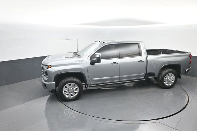 Used 2024 Chevrolet Silverado 2500 High Country w/ High Country Premium Package AWD/4WD image 31