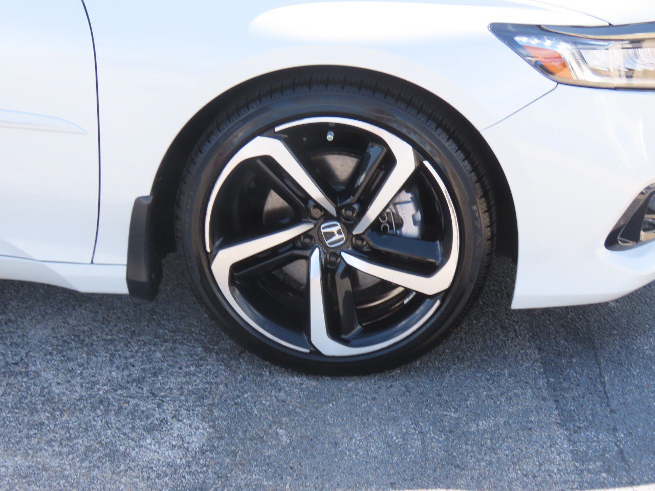 Used 2022 Honda Accord Sport image 9