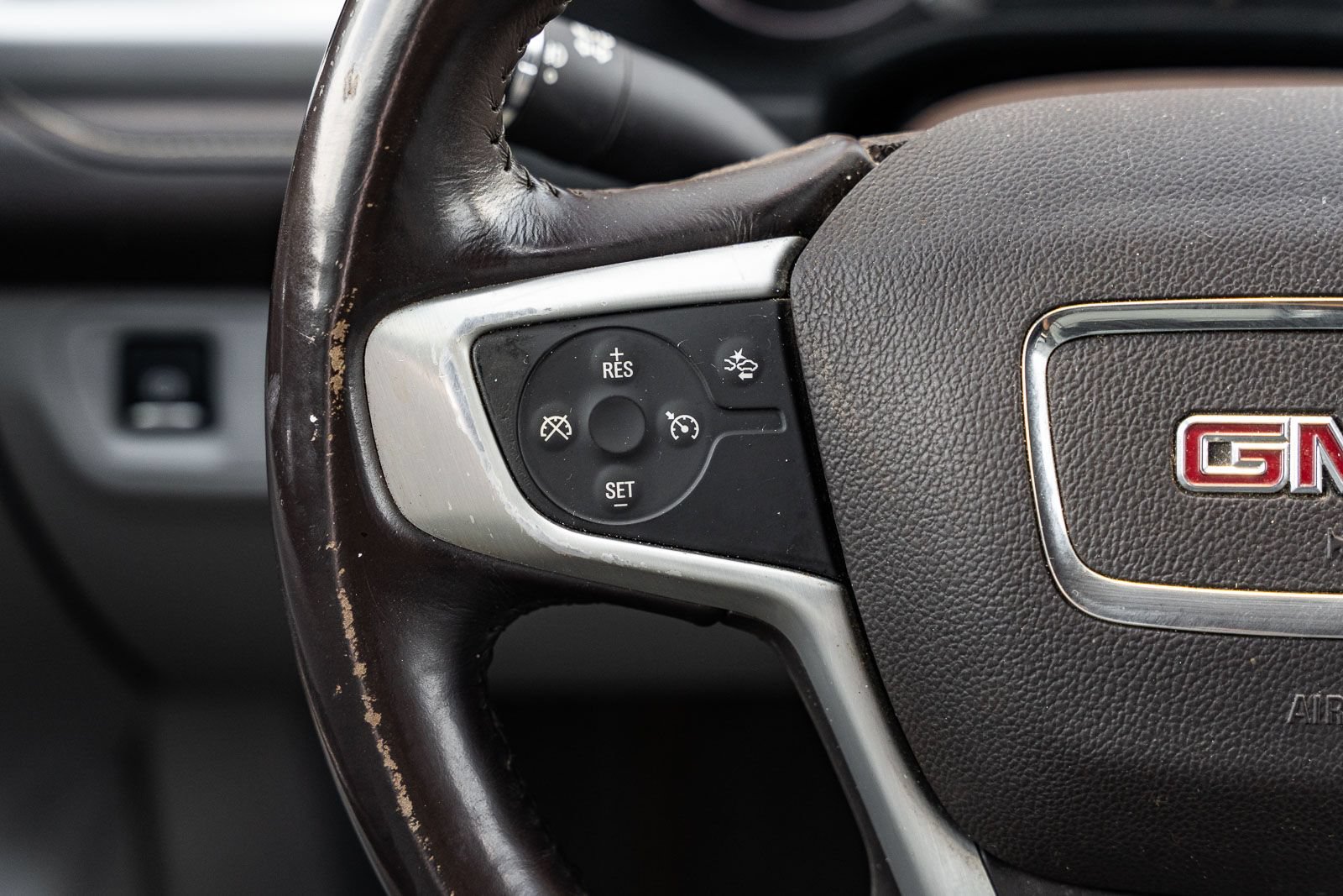 Used 2018 GMC Acadia SLT FWD image 26
