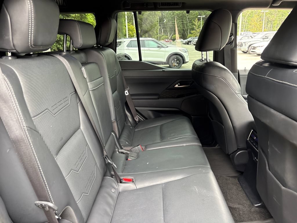 Used 2024 Lexus GX 550 w/ Accessory Package (Z1) AWD/4WD image 30