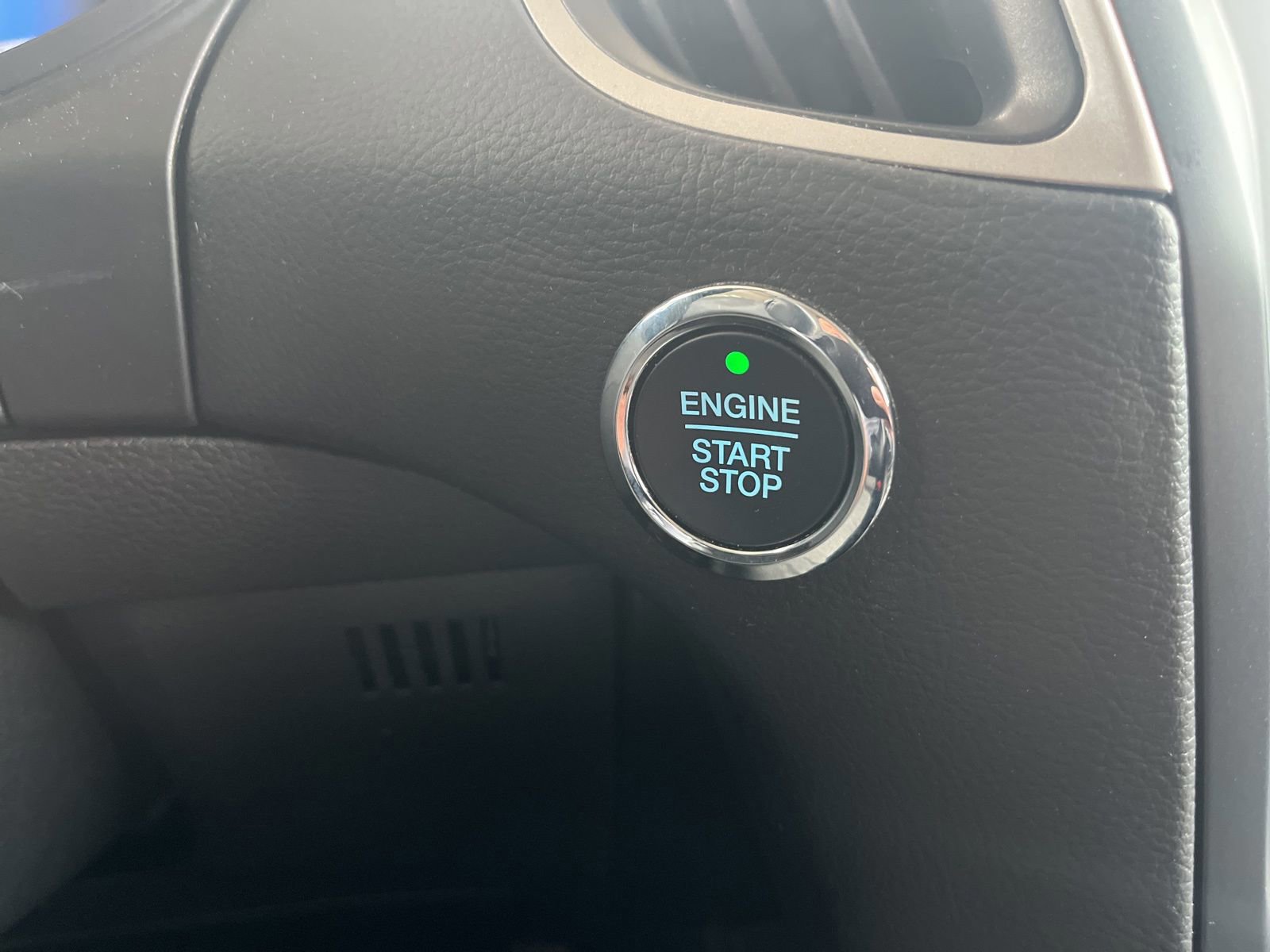 Certified 2024 Ford Edge SEL w/ Convenience Package image 20