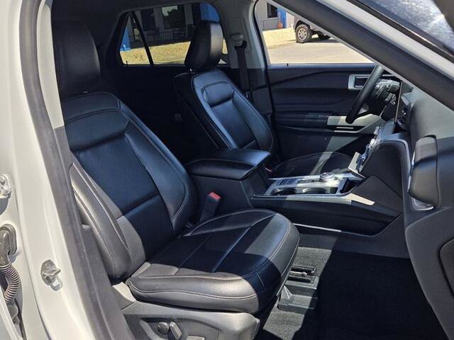 Certified 2020 Ford Explorer XLT w/ Equipment Group 202A RWD image 19