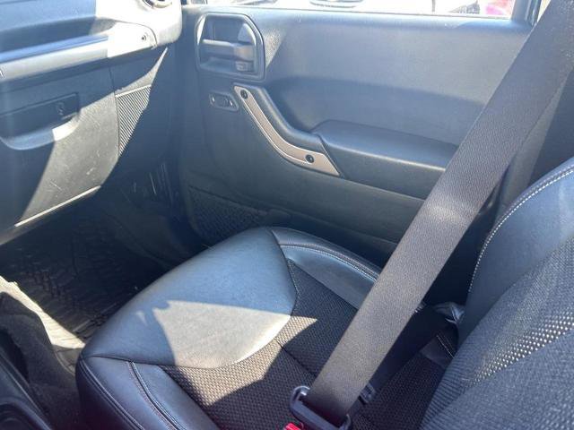 Used 2017 Jeep Wrangler Unlimited Sahara image 17