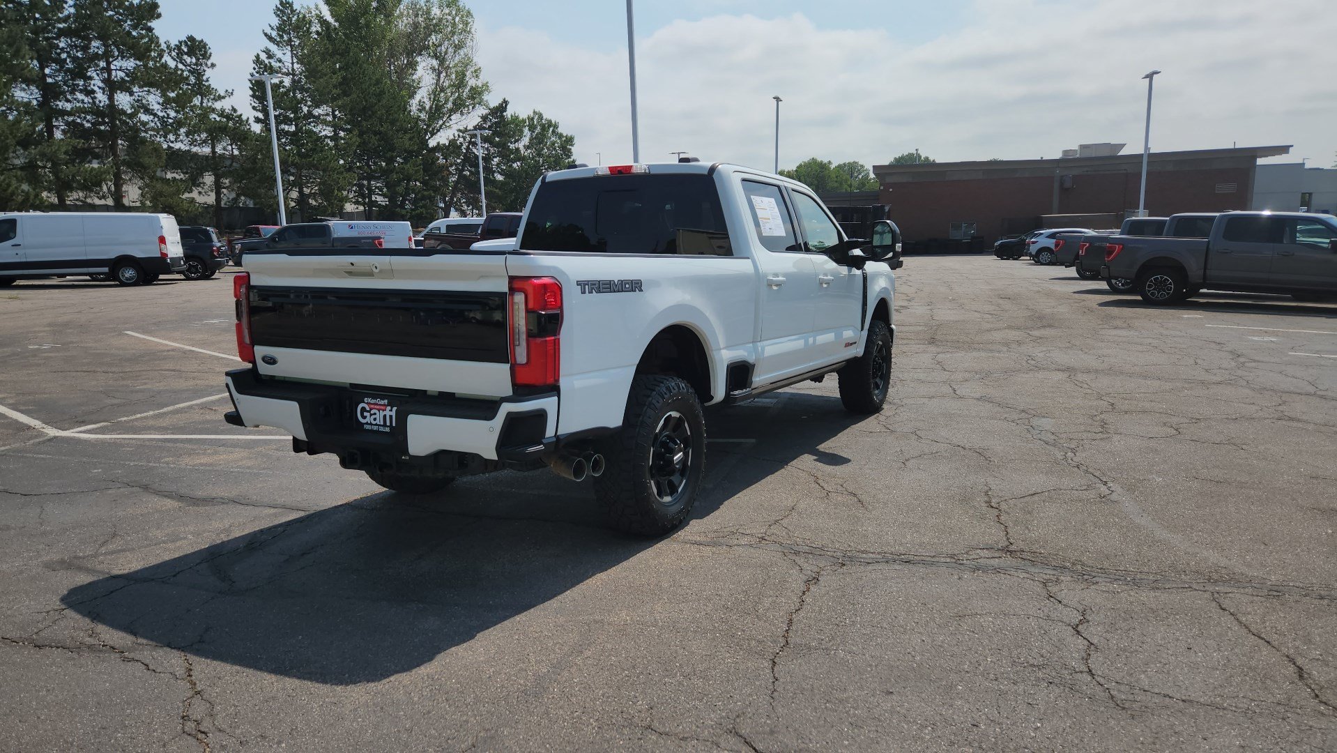 Certified 2025 Ford F250 Platinum w/ Tremor Off-Road Package AWD/4WD image 9