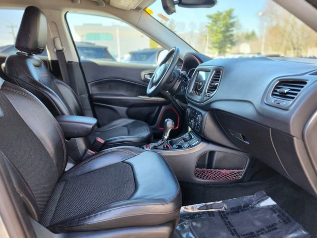 Used 2019 Jeep Compass Trailhawk image 11
