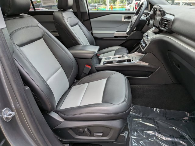 Certified 2023 Ford Explorer XLT w/ Equipment Group 202A RWD image 39