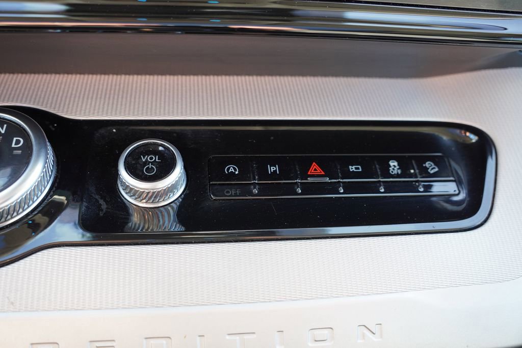 Certified 2025 Ford Expedition Active image 33