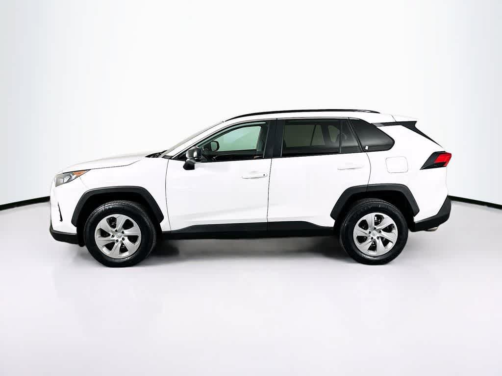 Used 2021 Toyota RAV4 LE FWD image 3