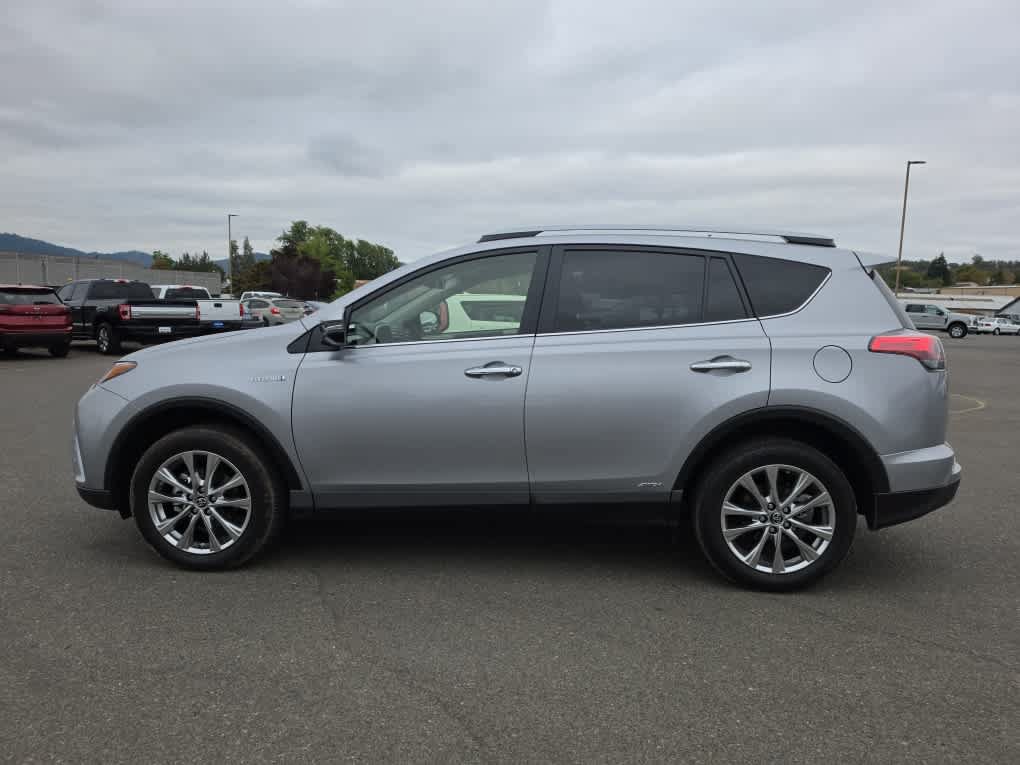 Used 2018 Toyota RAV4 Limited AWD/4WD image 9