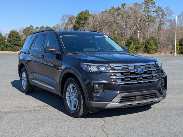 Certified 2025 Ford Explorer Active w/ Active Comfort Package image 8
