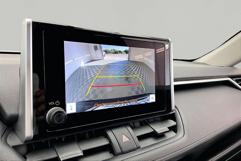 Used 2025 Toyota RAV4 XLE AWD/4WD image 21