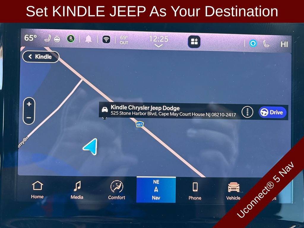 Used 2023 Jeep Grand Cherokee L Limited w/ Black Appearance Package AWD/4WD image 5