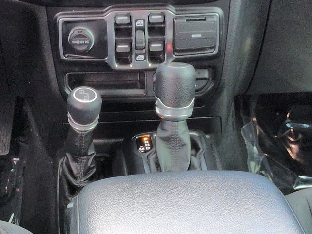 Used 2022 Jeep Wrangler Unlimited Sport AWD/4WD image 18
