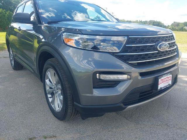 Certified 2023 Ford Explorer XLT w/ Equipment Group 202A AWD/4WD image 2