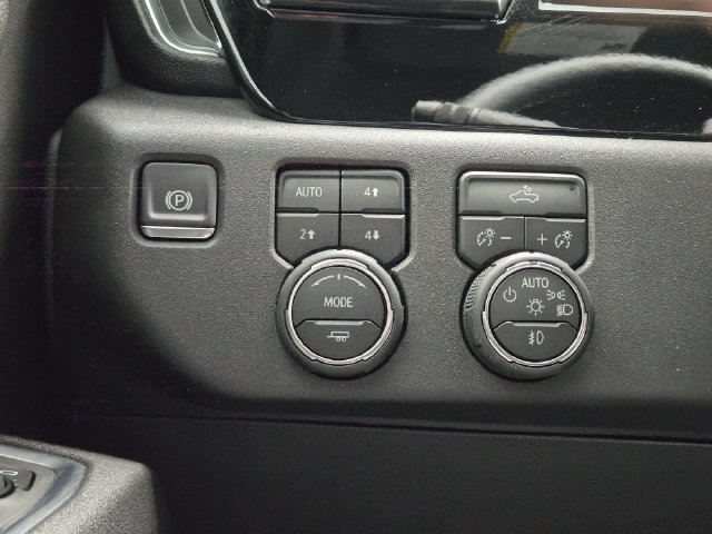 Used 2025 Chevrolet Silverado 1500 LT Trail Boss w/ Convenience Package II AWD/4WD image 20