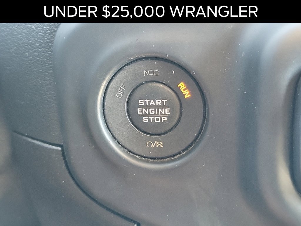 Used 2018 Jeep Wrangler Unlimited Sahara w/ Cold Weather Group AWD/4WD image 30