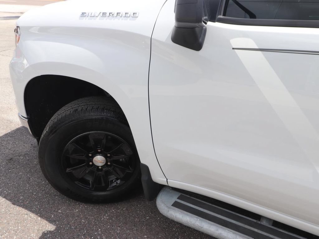 Used 2025 Chevrolet Silverado 1500 W/T RWD image 3