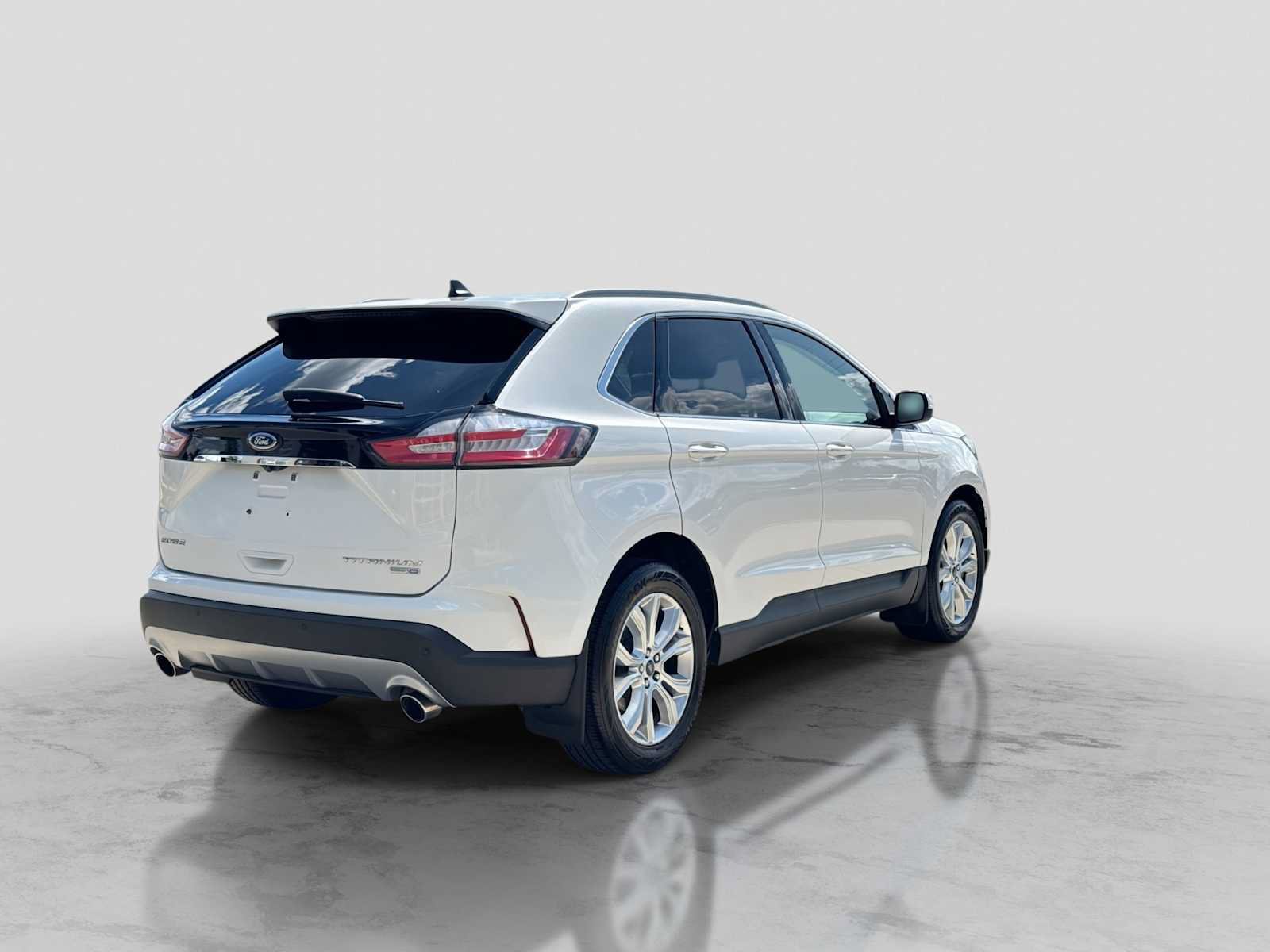 Certified 2020 Ford Edge Titanium AWD/4WD image 6