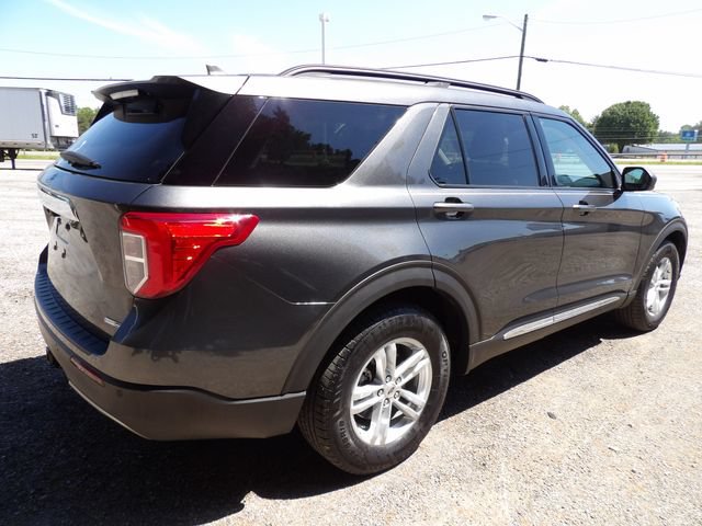 Certified 2020 Ford Explorer XLT w/ Equipment Group 202A AWD/4WD image 4