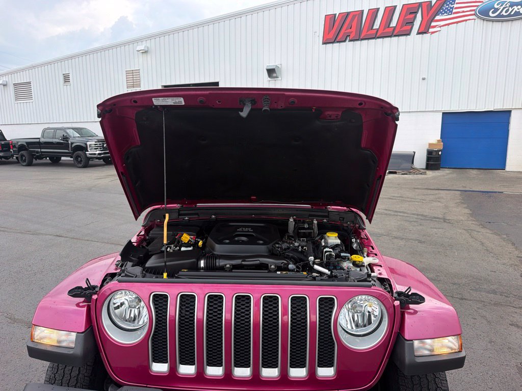 Used 2022 Jeep Wrangler Unlimited Sahara AWD/4WD image 19