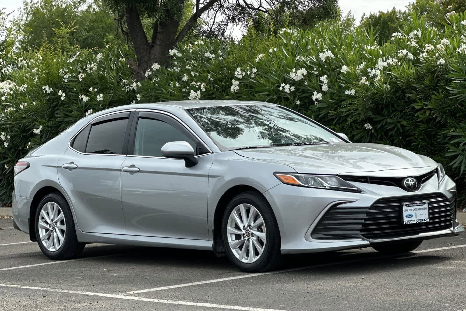 Used 2023 Toyota Camry LE FWD image 9