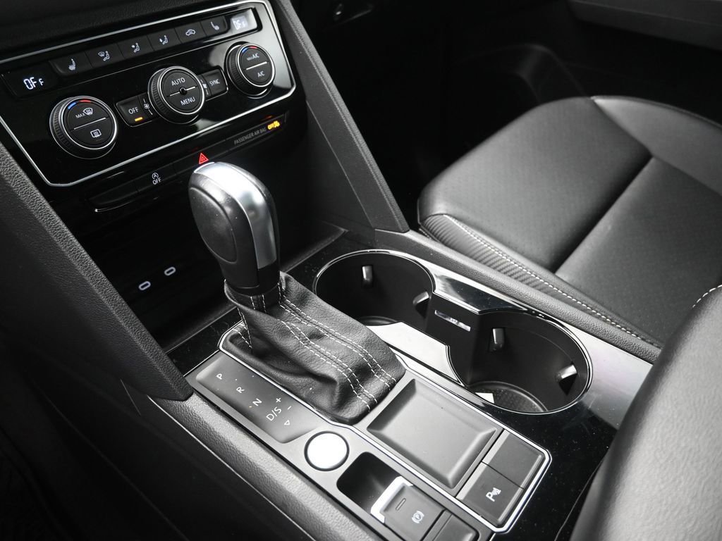 Used 2021 Volkswagen Atlas Cross Sport SEL R-Line image 31