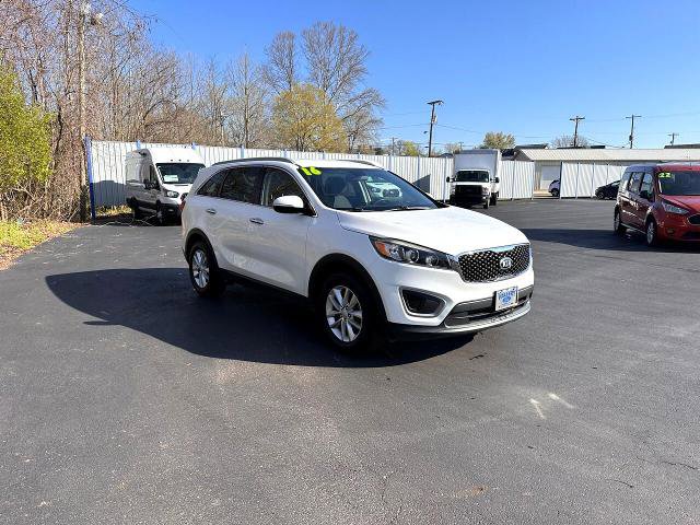 Used 2016 Kia Sorento LX image 6