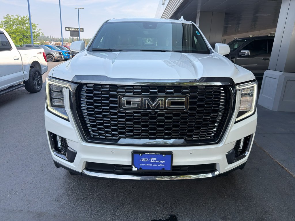 Used 2023 GMC Yukon Denali Ultimate AWD/4WD image 2