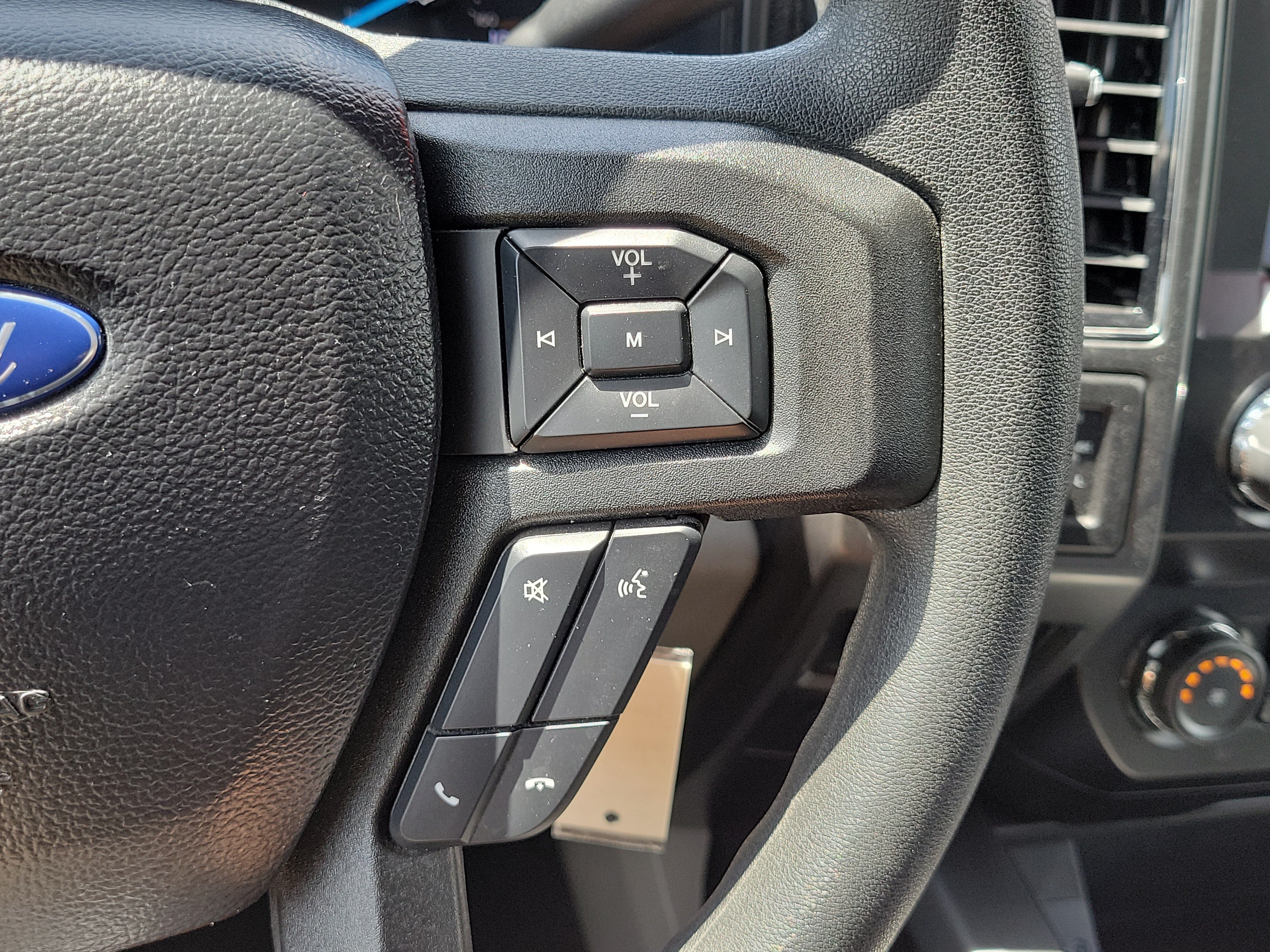 Certified 2020 Ford F250 XLT w/ XLT Premium Package AWD/4WD image 22