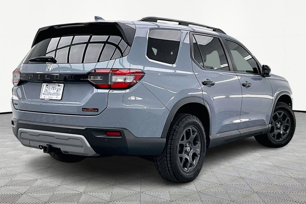 Used 2023 Honda Pilot TrailSport image 4