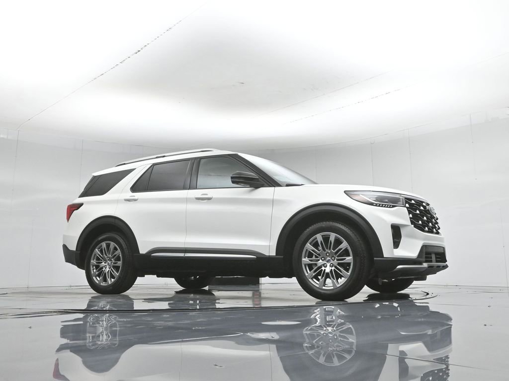 Certified 2025 Ford Explorer Platinum RWD image 4