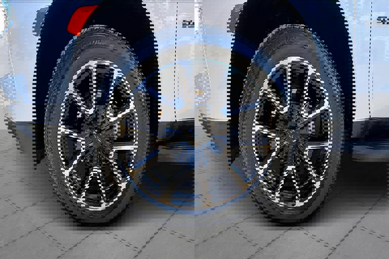 Used 2024 Chevrolet Suburban RST image 13