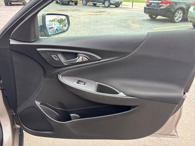 Used 2023 Chevrolet Malibu LT FWD image 19