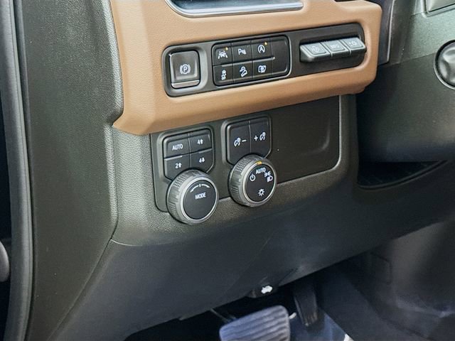 Used 2023 Chevrolet Tahoe High Country AWD/4WD image 10