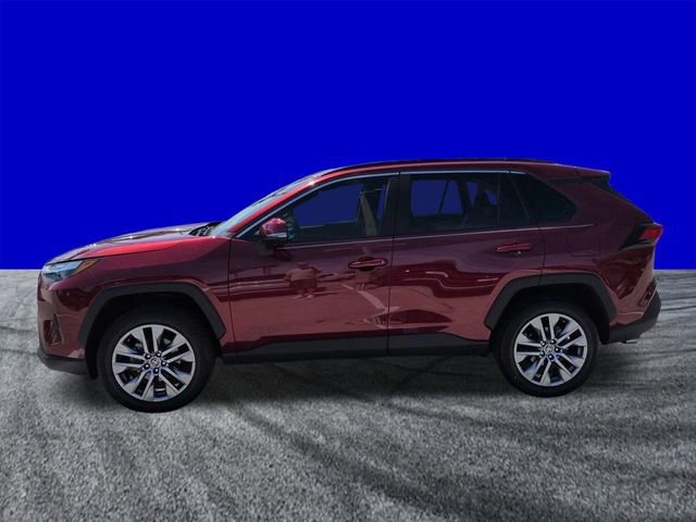 Used 2022 Toyota RAV4 XLE Premium image 2