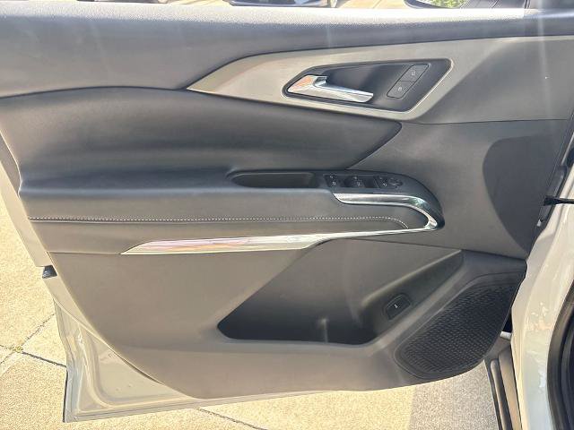 Used 2026 Chevrolet Traverse LT w/ Midnight/Sport Edition FWD image 15