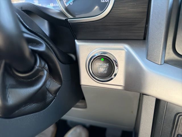 Certified 2022 Ford F150 XLT w/ Equipment Group 302A High image 44