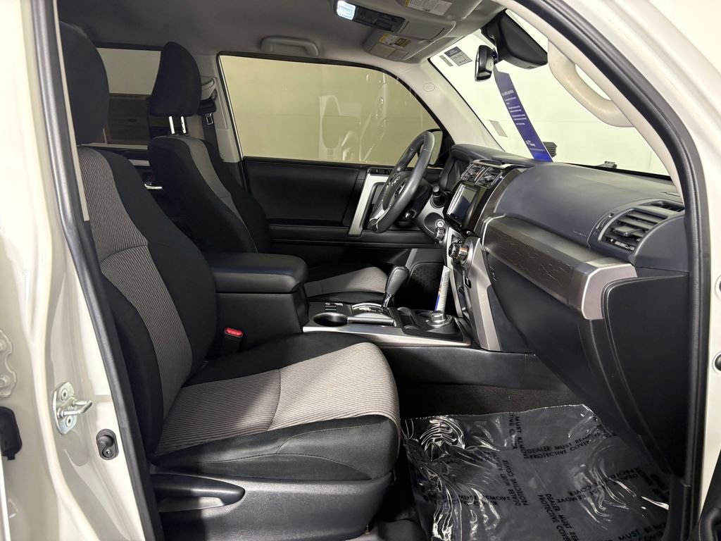 Used 2020 Toyota 4Runner Venture AWD/4WD image 33