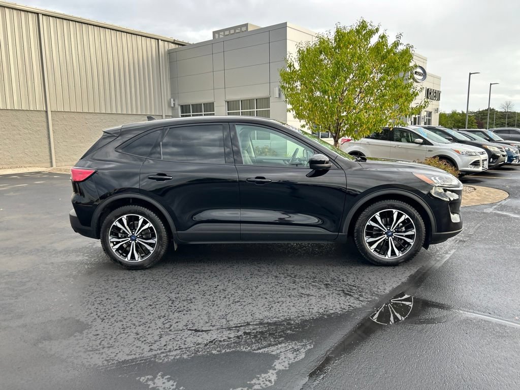 Certified 2021 Ford Escape SE w/ SE Sport Appearance Package FWD image 6